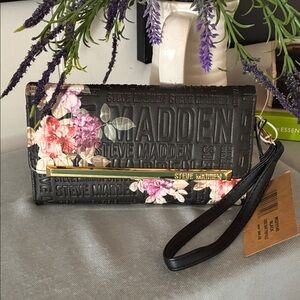 Steve Madden Wallet/Wristlet